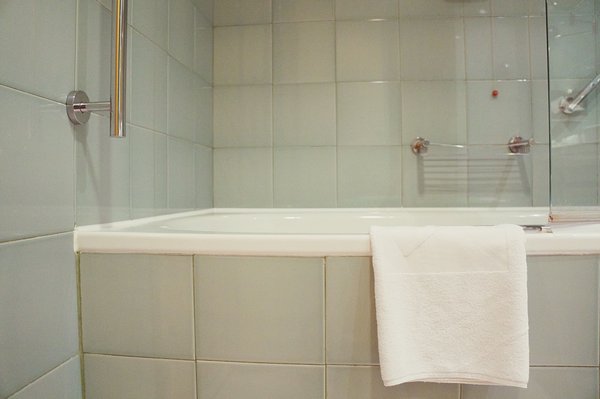 Carrelage salle de bain : quel matériau choisir ?