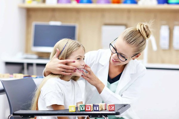 Clinique d'orthophonie : pour des services de surveillance développementale