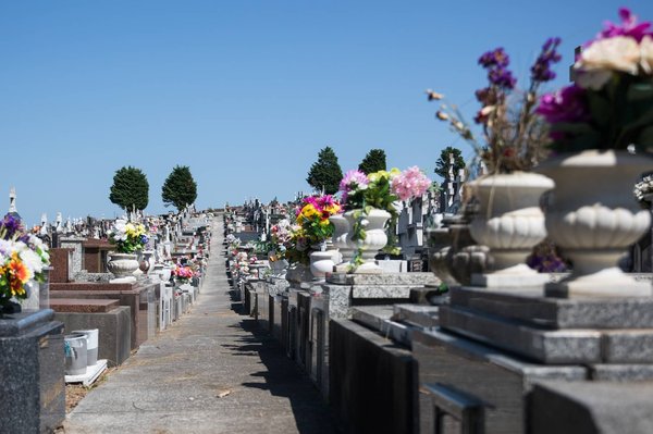 Plaque funéraire : quelles sont les possibilités de personnalisation ?